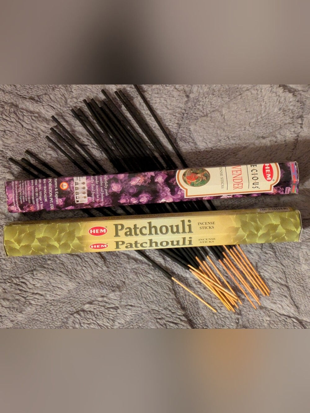 40 Patchouli & Lavender Hand-Rolled Incense Sticks - Delightful Scents.
